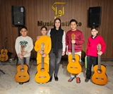 آزمون گیتار خانم شهرزاد شاهزاده صفوی